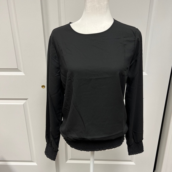 Zenana Outfitters Tops - Black Blouse with elastic  waistband